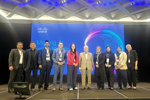 Forum How Enterprises are Strategizing their AI Journey dalam program CISCO Make AI Work for You 4